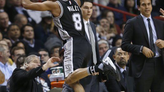 Aldridge anota 28 y Spurs doblegan al Heat