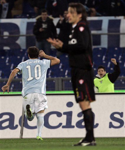 Doblete del argentino Zárate le da triunfo a la Lazio
