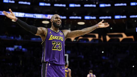 NBA: LeBron James consigue cifra histórica de puntos