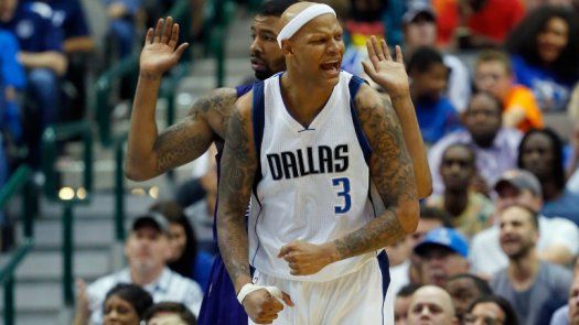 Felton y dominicano Villanueva se lucen en victoria de los Mavericks