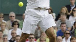 Federer avanza sin problemas a cuarta ronda en Wimbledon