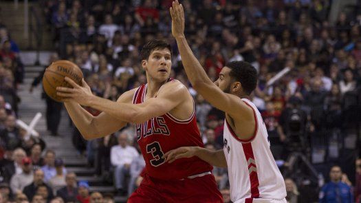 Bulls vencen a Raptors por 9na ocasión seguida