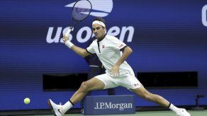 Federer compite sin pensar en los récords
