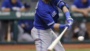 Dickey permite 2 hits en triunfo de Azulejos