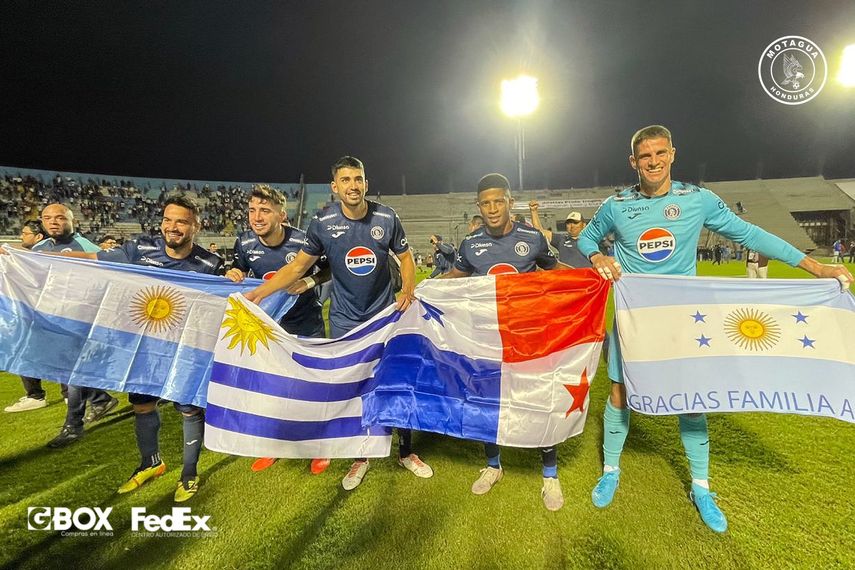 Panameño Jorge Serrano se corona campeón con Motagua