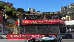 Lewis Hamilton domina los últimos libres en Mónaco