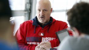 Nacionales adquieren a venezolano Lobatón