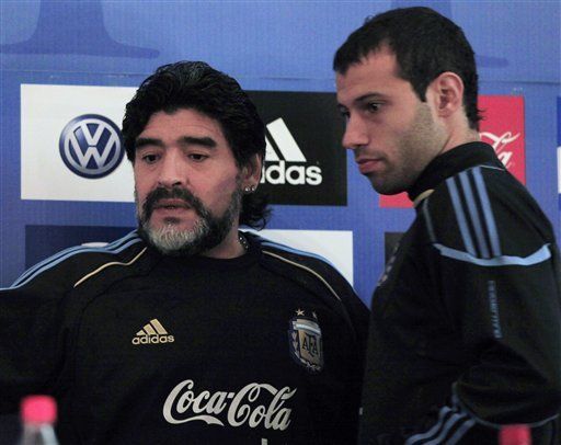 Mundial: Maradona sin equipo definido y la confianza por las nubes