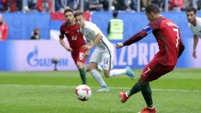 Portugal gana su grupo y avanza a semis en Confederaciones