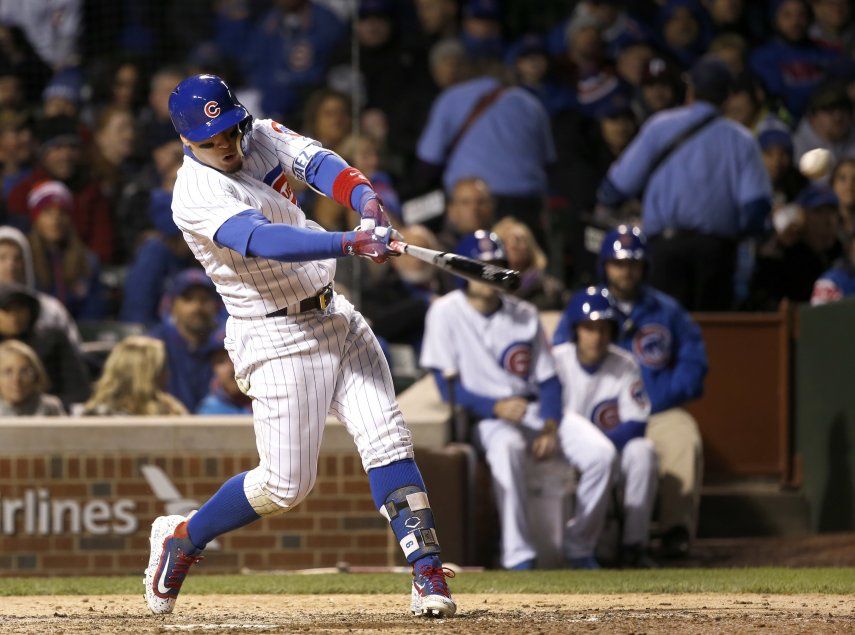 Báez se queda a un doble del ciclo; Cachorros vencen a Filis