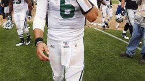 Sánchez vuelve a salir golpeado en derrota de los Jets