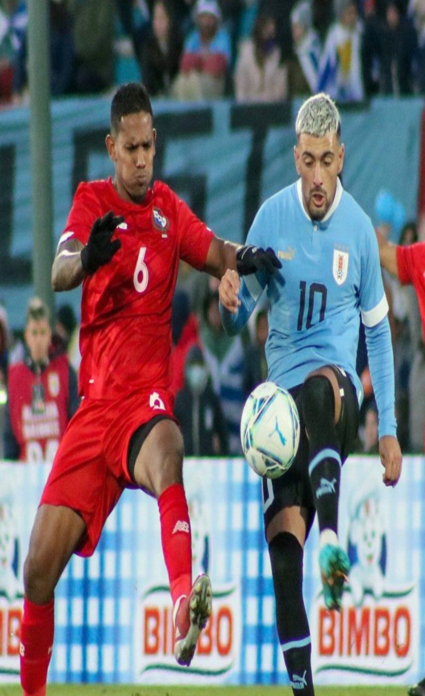 Edinson Cavani anotó para Uruguay.