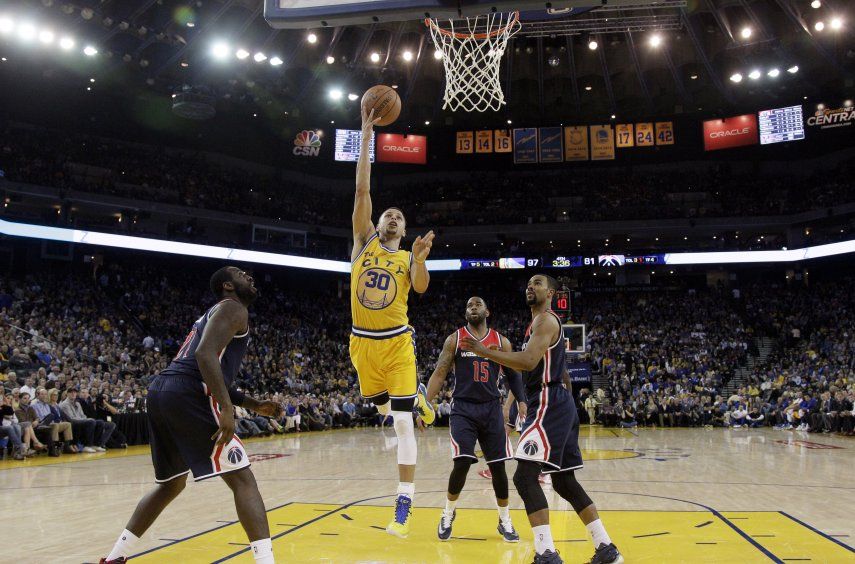 Warriors dan otro paso hacia récord