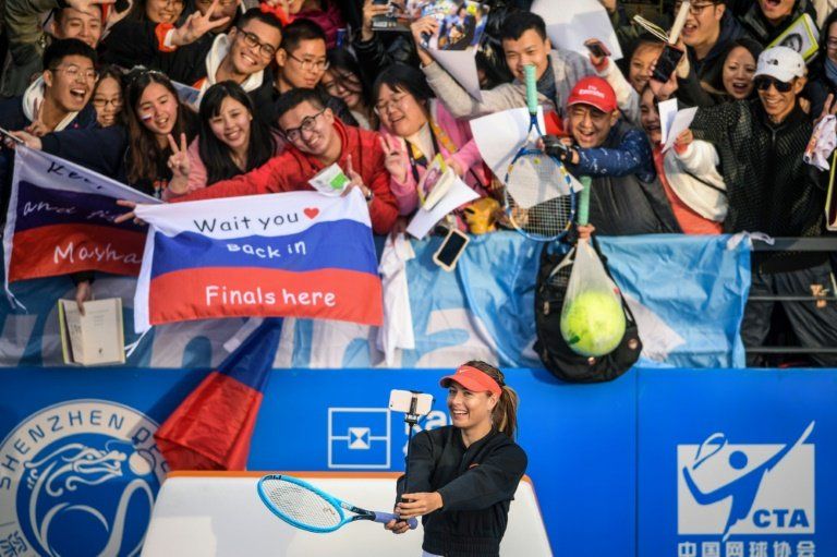Sharapova empieza con victoria su andadura en Shenzhen