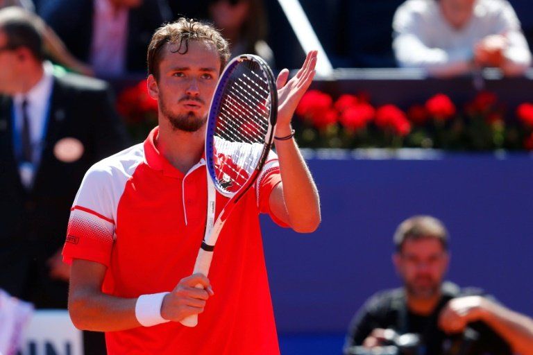 Medvedev se clasifica para la final en Barcelona tras superar a Nishikori