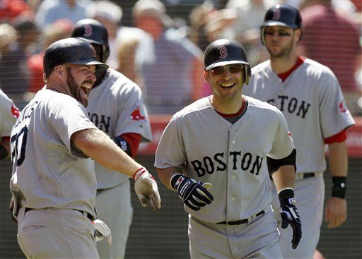 Scutaro conecta grand slam y devuelve esperanzas a Boston