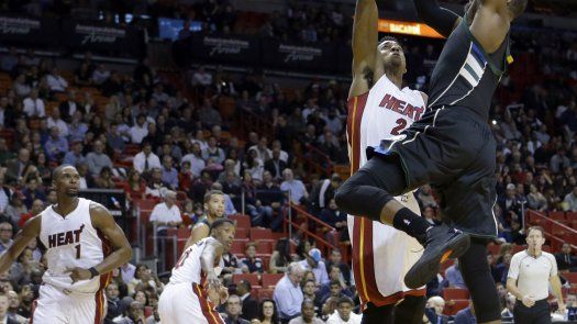 Bucks se aprovechan del diezmado Heat