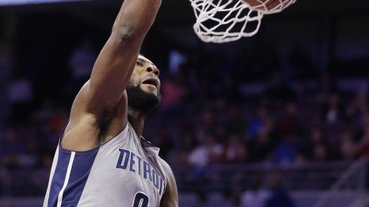 Pistons desperdician ventaja de 27 puntos, pero vencen a NY