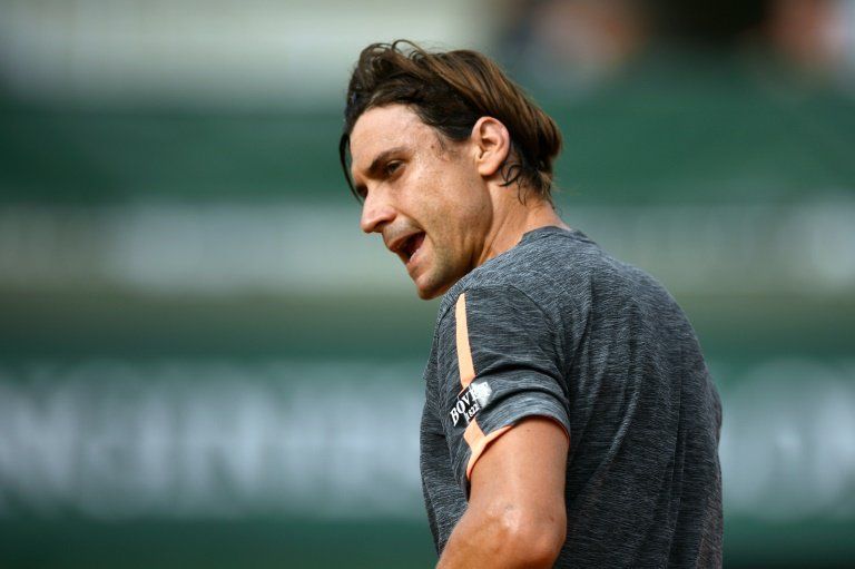 Roland Garros se queda sin latinoamericanos, Djokovic avanza sin problemas