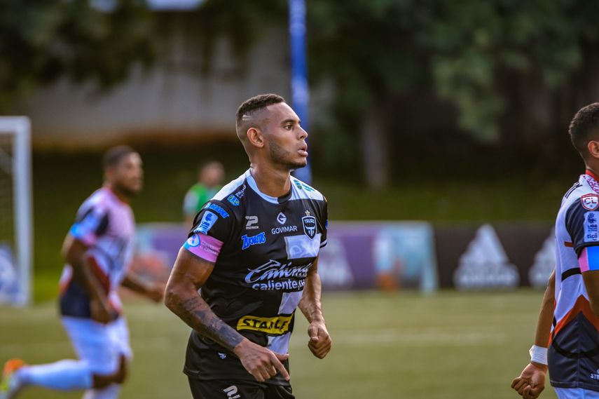 Ismael Díaz lídera la tabla de goleadores en la J9 de la LPF.