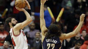 Mirotic y Dunleavy guían a Bulls a victoria sobre Pacers