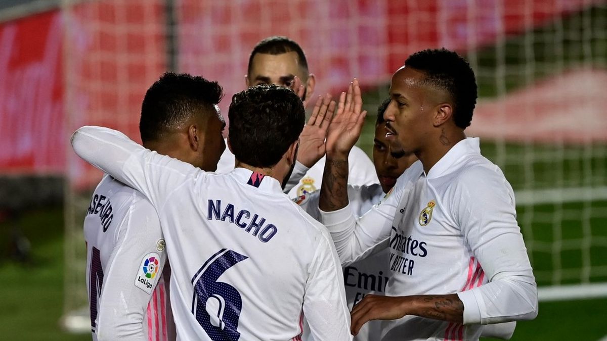 El Real Madrid ganó 2-0 al Osasuna y sigue a la caza del Atlético
