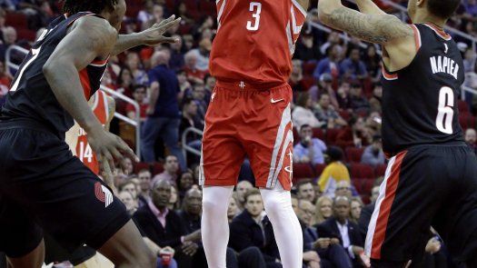 Paul logra 37 unidades y Rockets vencen 121-112 a Blazers