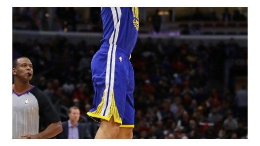 Klay Thompson rompe récord de triples en triunfo de Warriors