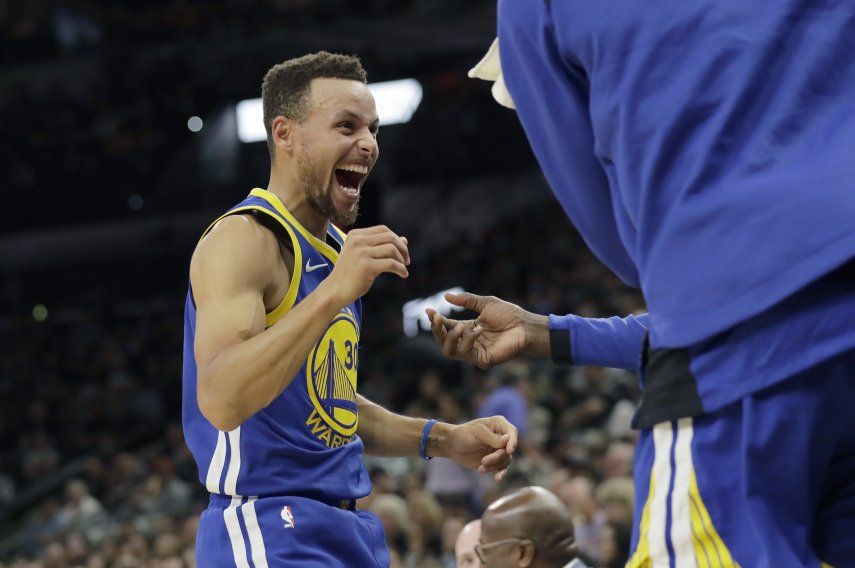 Curry perplejo por ser mencionado en propuesta tributaria