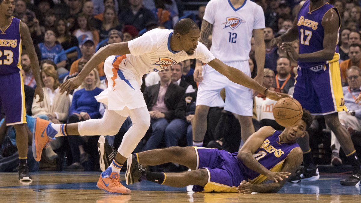 Durant guía a Thunder a paliza sobre Lakers