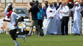 Infantino anuncia un comité para vigilar las condiciones laborales en Catar-2022