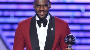 Fuentes AP: LeBron se casa en San Diego