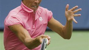 Schiavone avanza a tercera ronda en Toronto