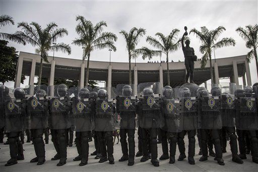 Confederaciones: Brasil dice que estará listo