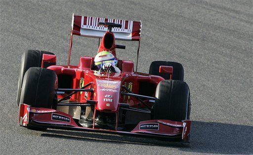 Ferrari presenta el F60 con el que buscará destronar a Hamilton