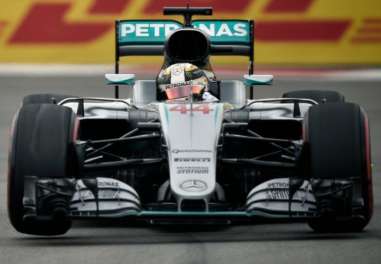 Hamilton conserva su posición tras no cambiar el motor de su monoplaza