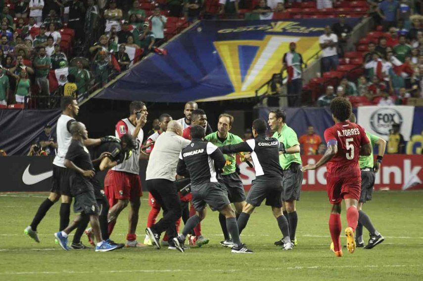 Árbitro Marc Geiger elimina a Panamá de la Copa Oro