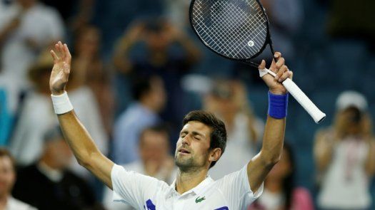 Djokovic se impone a Delbonis y clasifica a octavos de Miami