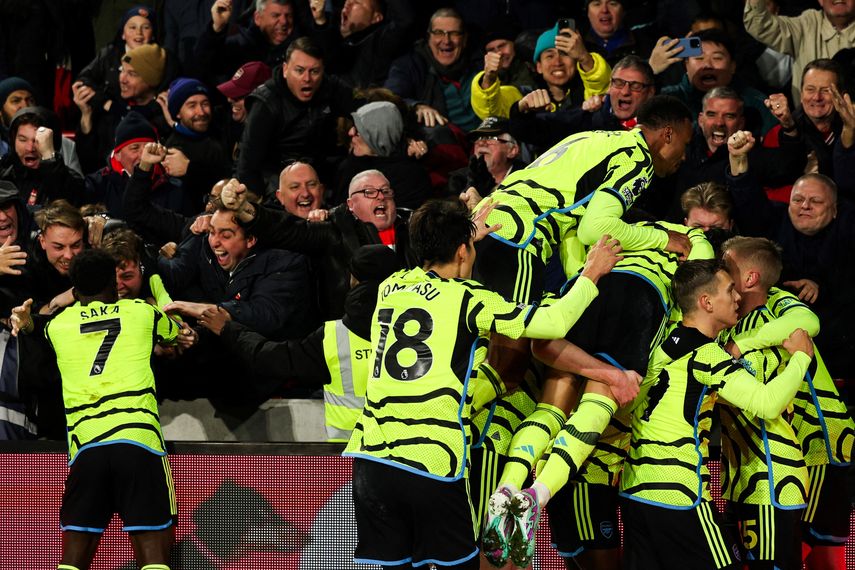 El Arsenal gana al Brentford y es el nuevo líder