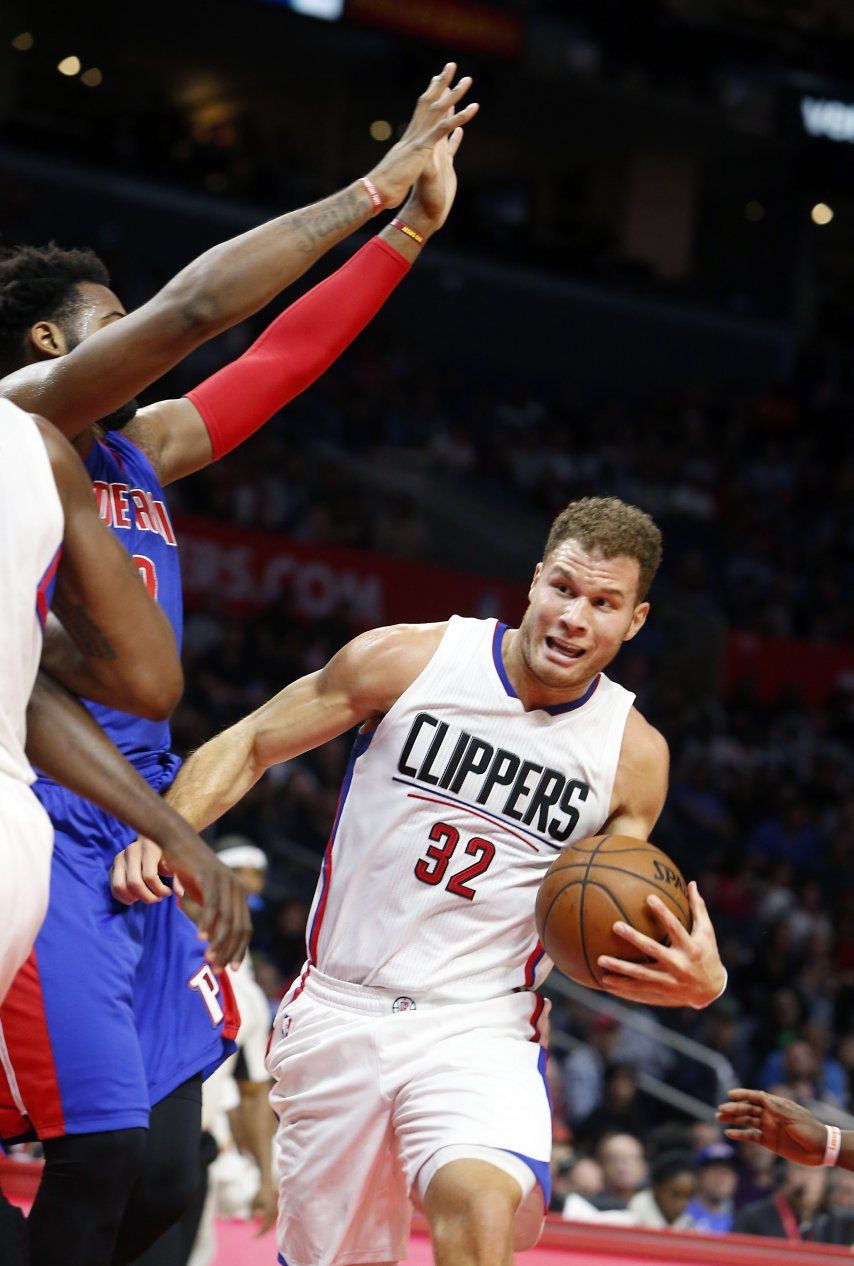 Clippers remontan al vencer a 101-96 a Pistons