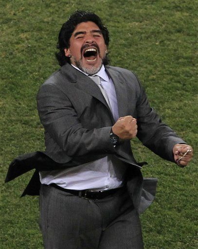 Mundial: Maradona saca ventaja sobre Aguirre