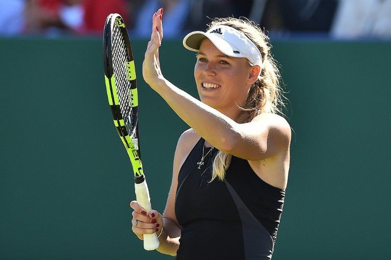 Wozniacki sufre para acceder a cuartos de final en Eastbourne