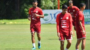 Costa Rica y El Salvador empatan 0-0 en amistoso.