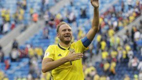 Sueco Granqvist: nuevo padre y capitán contra Inglaterra
