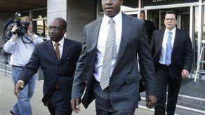 Barry Bonds pide exoneración o nuevo juicio