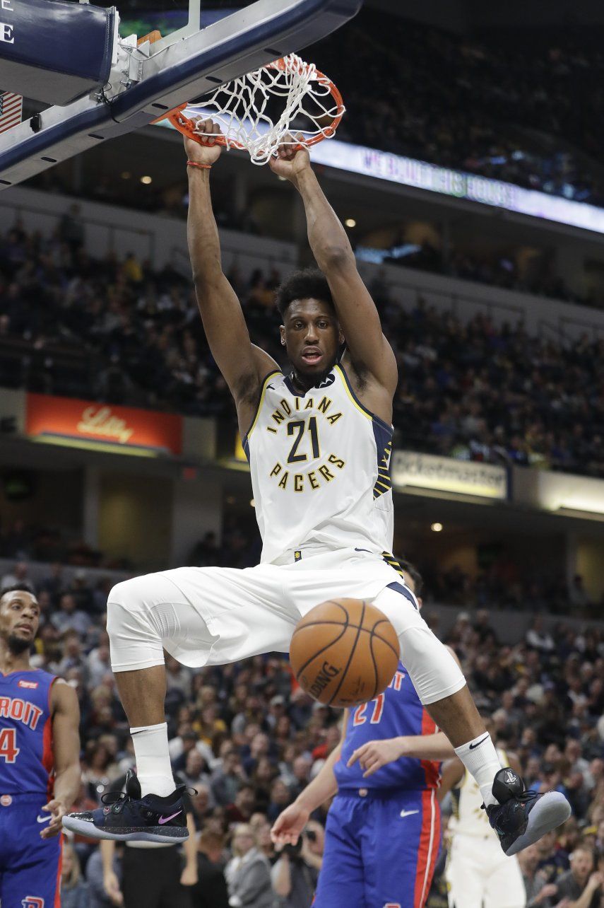 Pacers se apoyan en Young y Sabonis para derrotar a Pistons