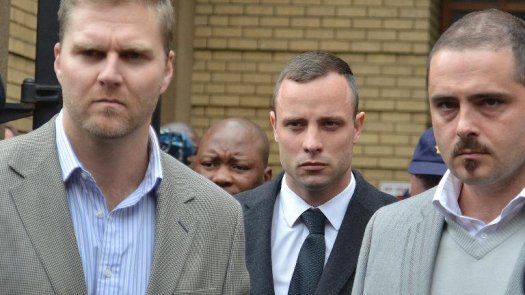 El fiscal afirma que Pistorius discutió con su novia antes de matarla