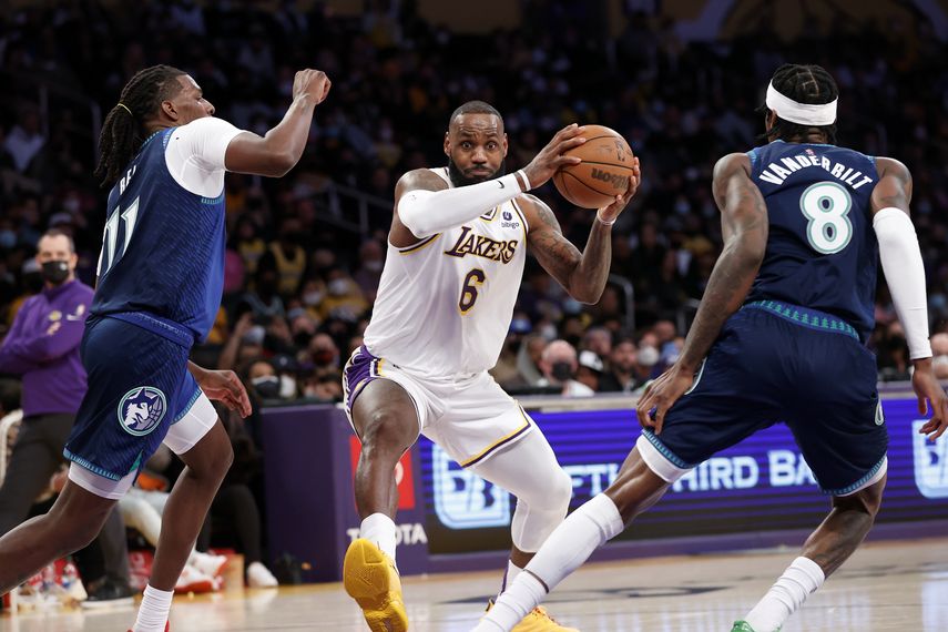 Lebron James y los Lakers ganaron en la NBA