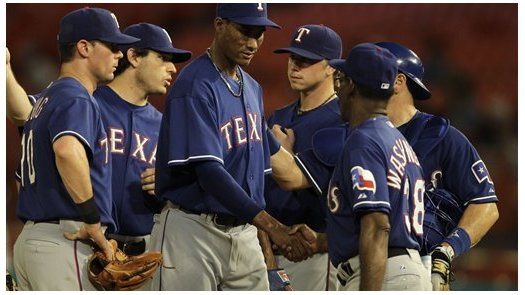 Ogando gana de nuevo, guiando a Texas en victoria ante Florida