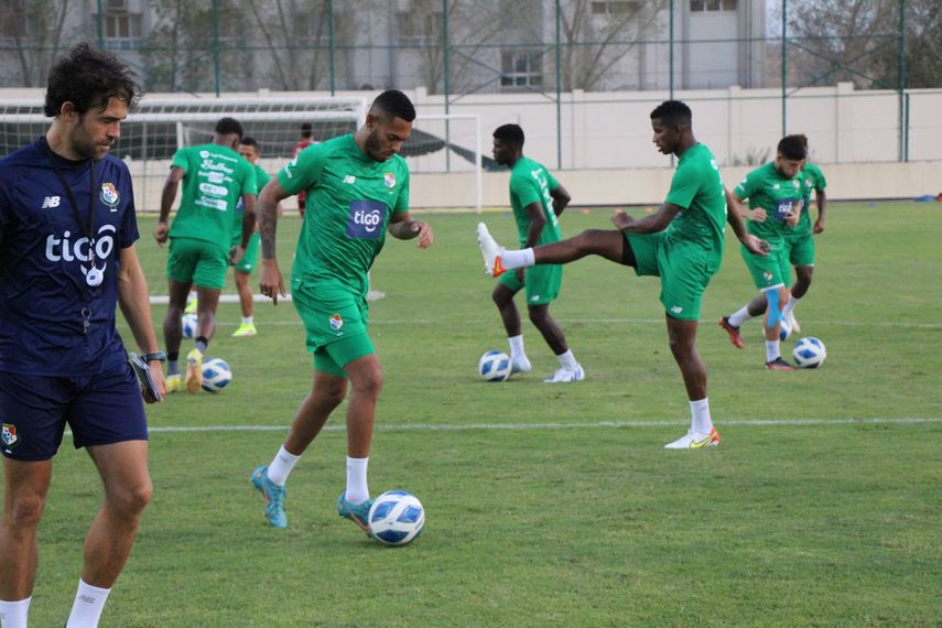 La selección de Panamá completa su último entrenamiento en Baréin